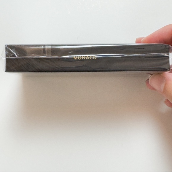 Lilly Lashes in Monaco Brand New in Box - Picture 4 of 5